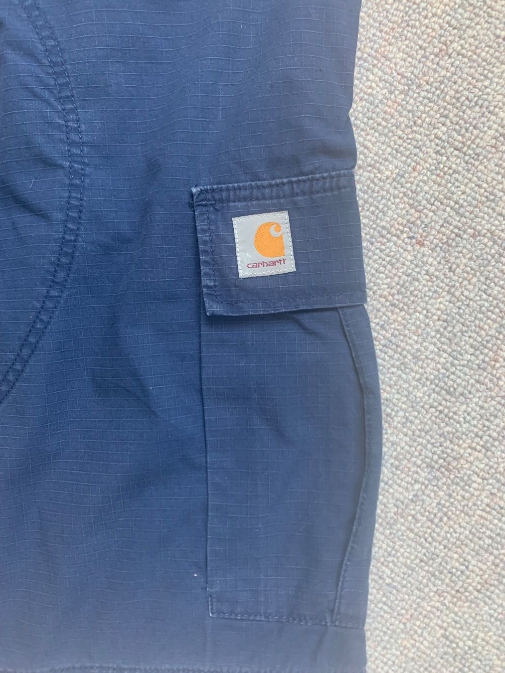 Carhartt Pantaloni: CARGO-BERMUDA (SHORT) CARHARTT GRÖSSE M – Usato da Embrach venduto da korbflechter49 2