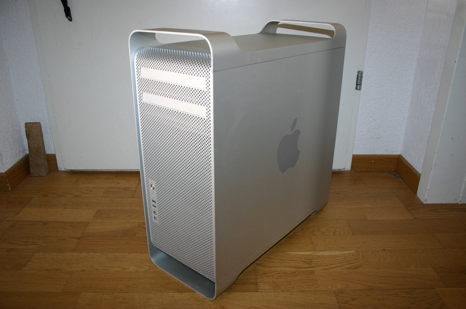 Apple PC: Apple MAC Pro DUAL mit Windows 11 oder / und OSX Sequoia – Usato da Stettlen venduto da Bigjm