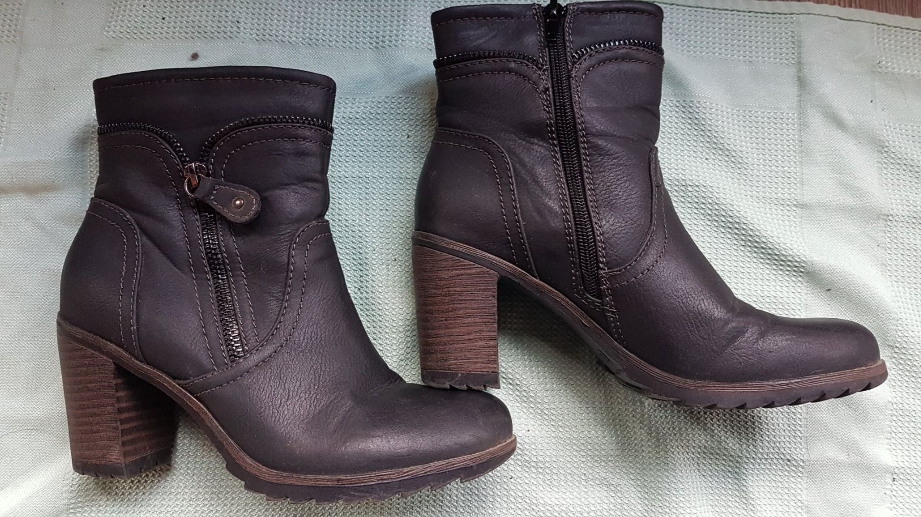 Scarpe da donna: Boot mit hohem Absatz grösse 36 – Usato da Reutigen venduto da Easy0807