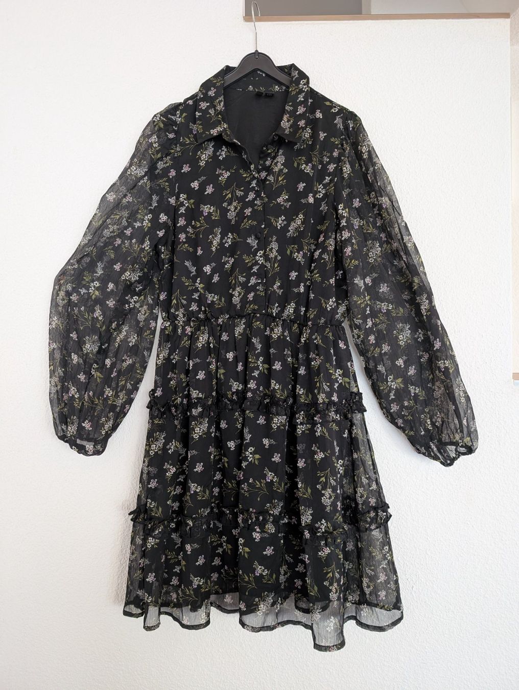 Vero Moda Kleider: Sommerliches Vero Moda Kleid mit Blumenmuster, Gr. M – Gebraucht aus Volketswil von Thopas6871