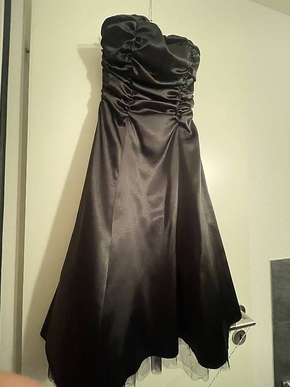 Robes: Schwarzes Ballkleid ca. Gr. 34 – D'occasion à Villmergen par Sabsi92