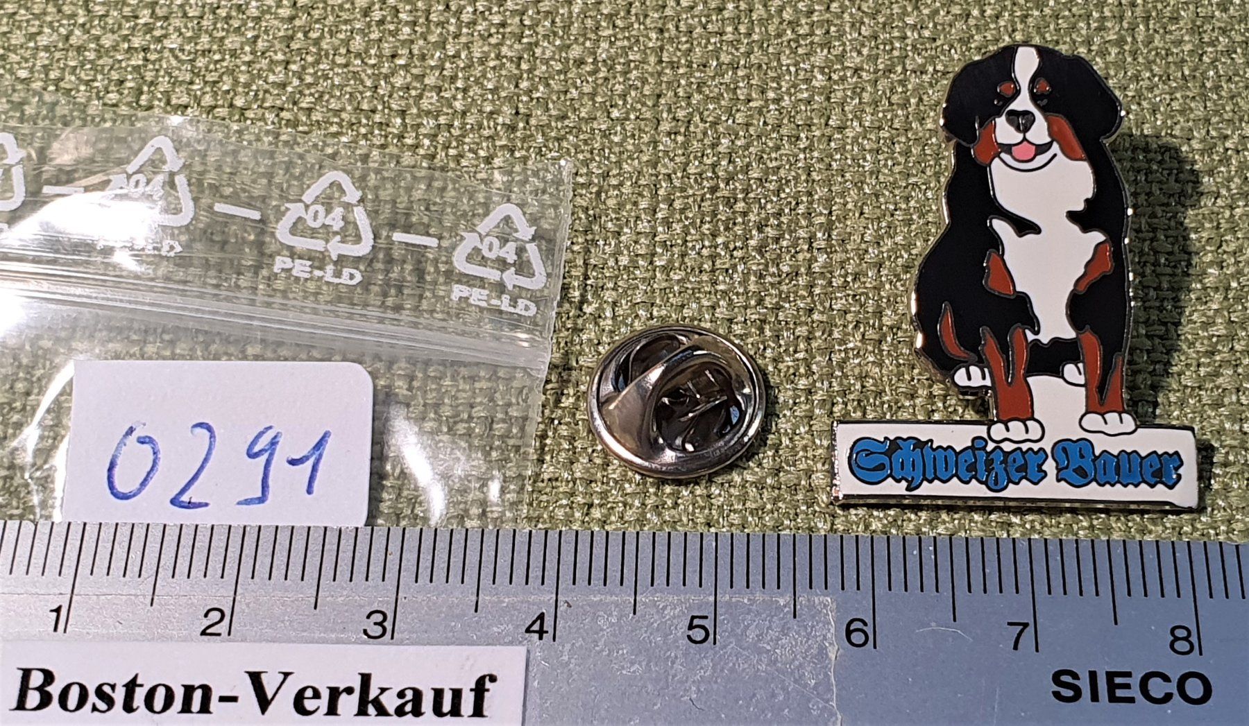 Plaketten & Abzeichen: O291 - Pin Hund Schweizer Bauer – Gebraucht aus Reinach BL von Boston-Verkauf 1