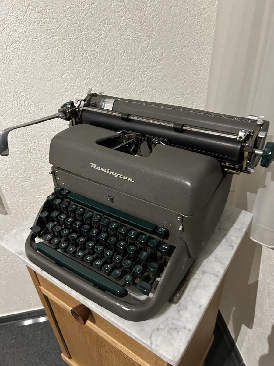 Remington Schreibmaschinen: Schreibmaschine Remington – Gebraucht aus Schüpfheim von Schnisu 1