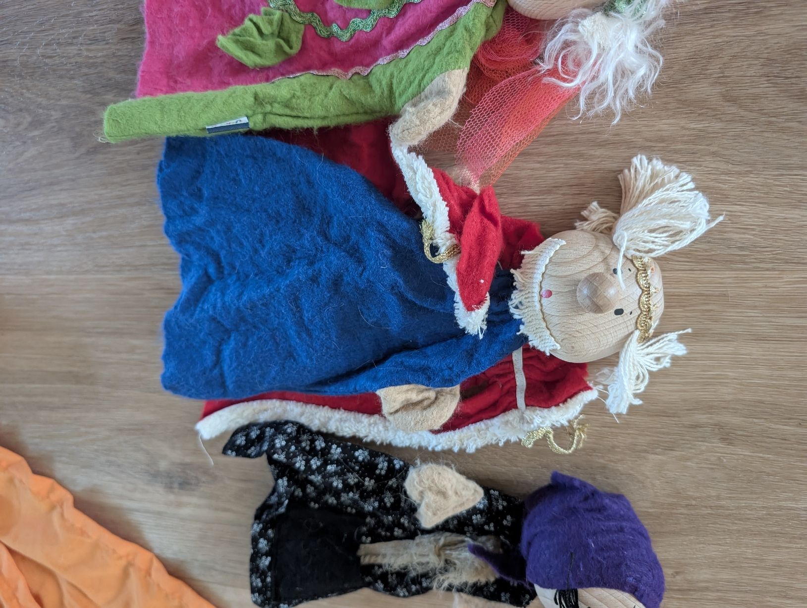 Giocattoli: Türvorhang Zirkus, Kasperli, mit Figuren – Usato da Dübendorf venduto da SomeEnd 3