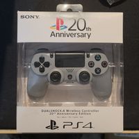 Manette PS4 20 ème anniversaire.