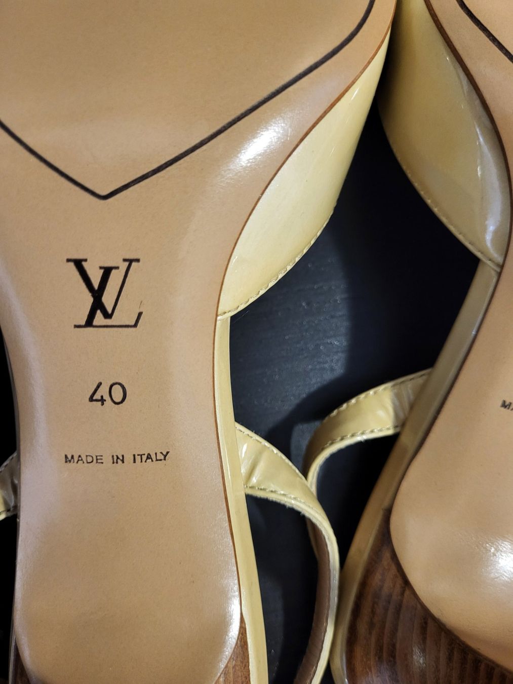 Louis Vuitton Scarpe da donna: Louis Vuitton Slingpumps beige Lackleder Grösse 40 – Nuovo (secondo la descrizione) da Locarno venduto da ernsthofmann 3
