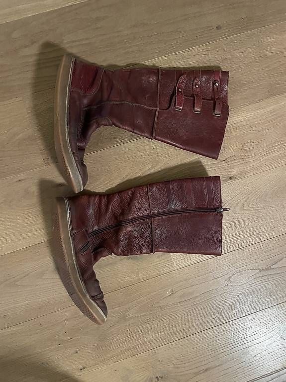 Scarpe da donna: Bottes KIKERS cuir bordeaux 39 – Usato da La Sarraz venduto da lenamoser 1