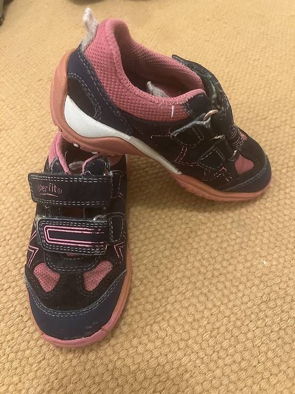 Scarpe per ragazze: Superfit Schuhe Grösse 25 – Usato da Küsnacht ZH venduto da julietta01