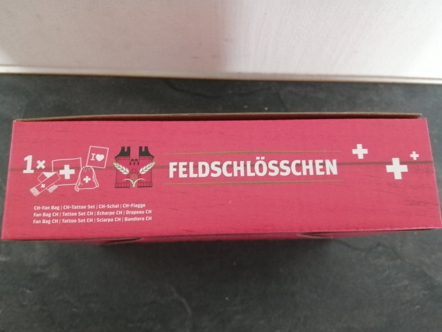 Bandiere: 👀 Schweizer CH Fan Set Feldschlösschen 4 Teilig – Nuovo e nell'imballaggio originale da langenthal venduto da Jordi04