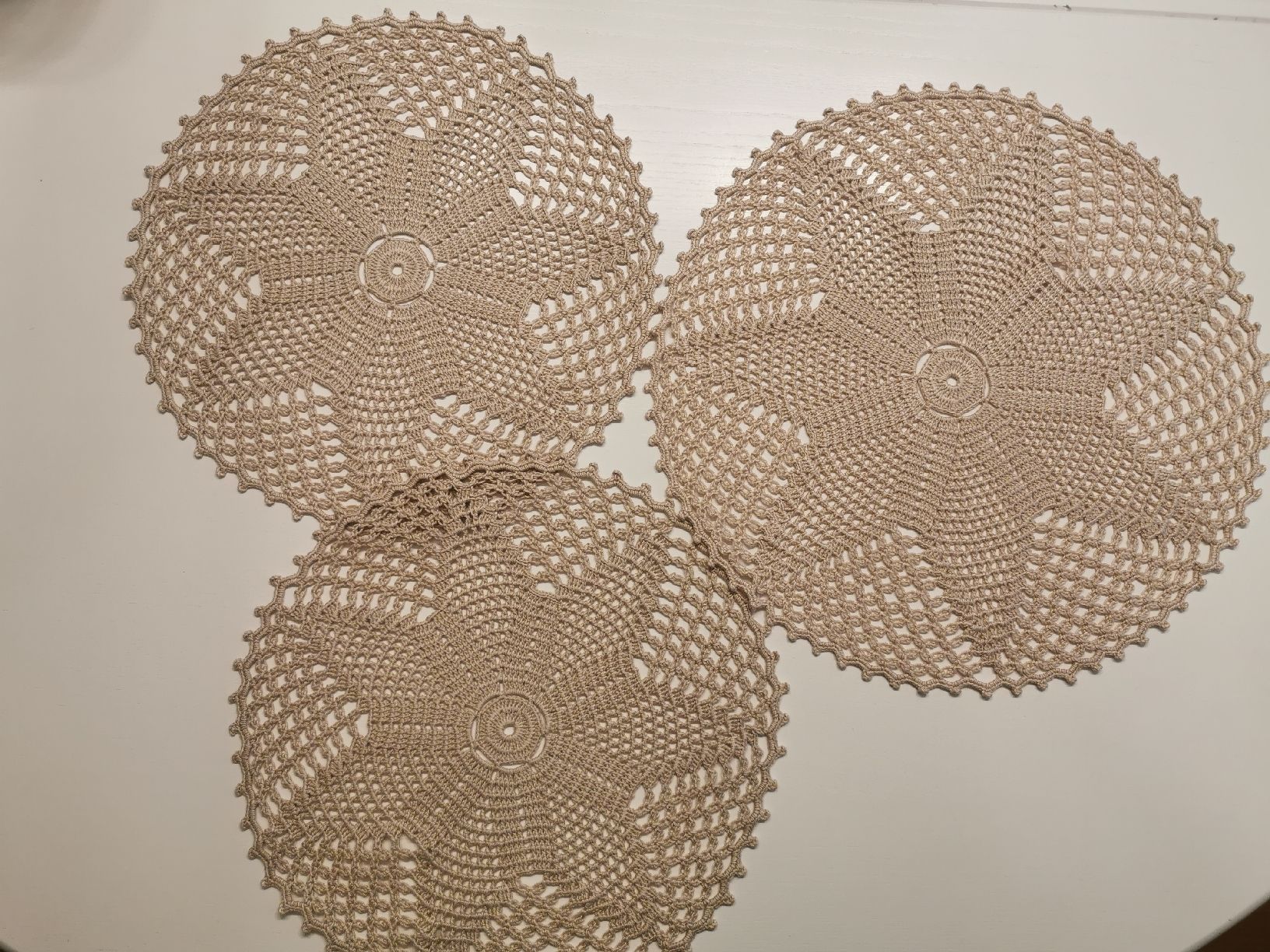 Untersetzer: 3 Tischsets gehäkelt beige NEU Napperon – Neu (gemäss Beschreibung) aus Glattbrugg von riseca