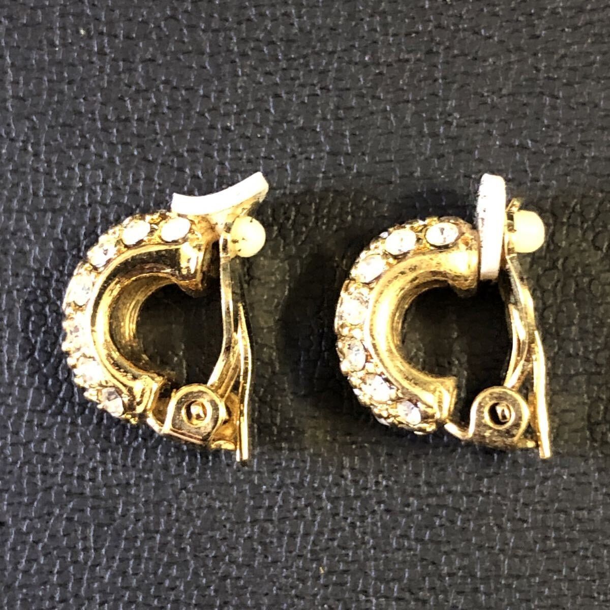 Givenchy Orecchini pendenti & Orecchini a lobo: Givenchy Ohrringe Goldfarbe Strass Vintage – Nuovo (secondo la descrizione) da Winterthur venduto da Dejv 3