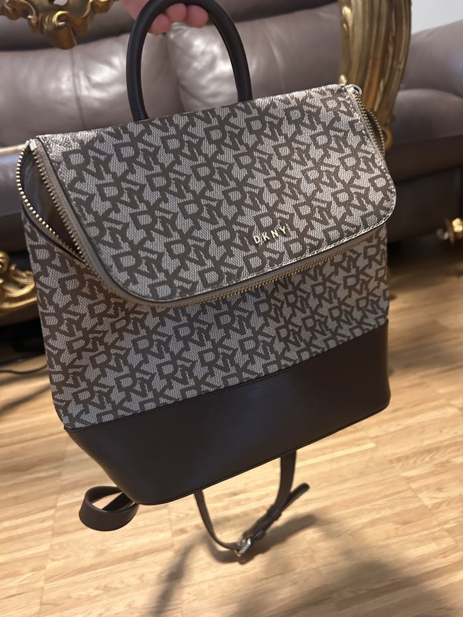 DKNY Zaini: DKNY Rucksack Handtasche, braun, Canvas – Usato da Nebikon venduto da icon.vintage