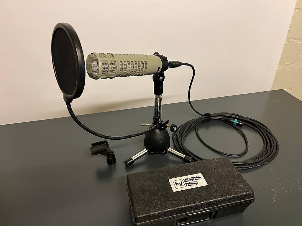 Microfoni: Electro Voice RE 20 Microphone – Usato da Zürich venduto da panda024 5