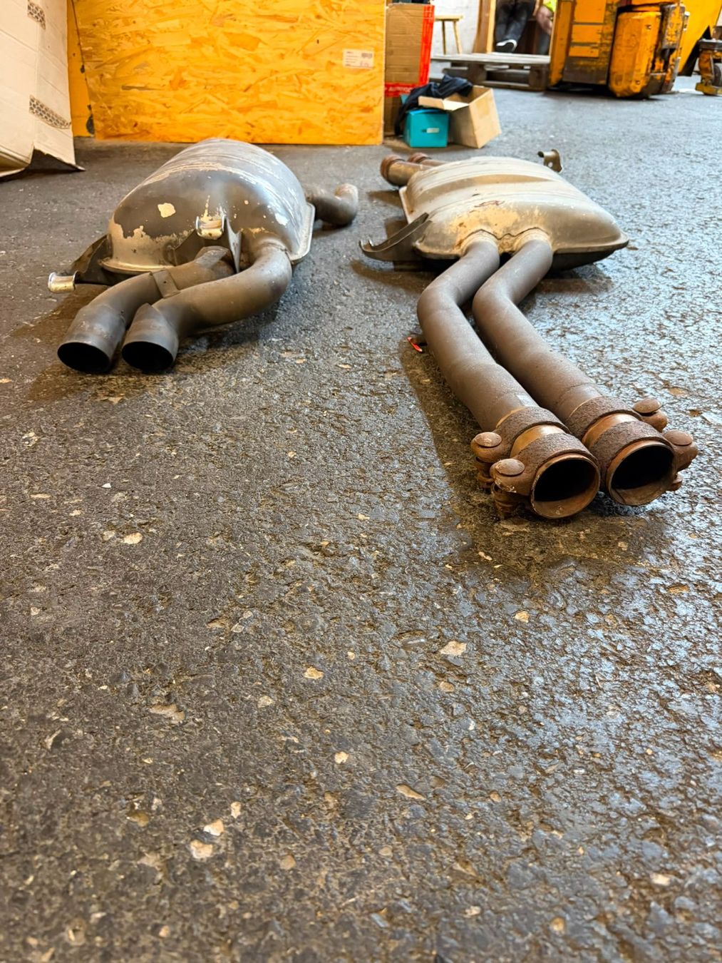 Audi Sistemi di scarico: Original Auspuff Quattro S6 Plus ab 1.- – Usato da Altendorf venduto da Faessler04
