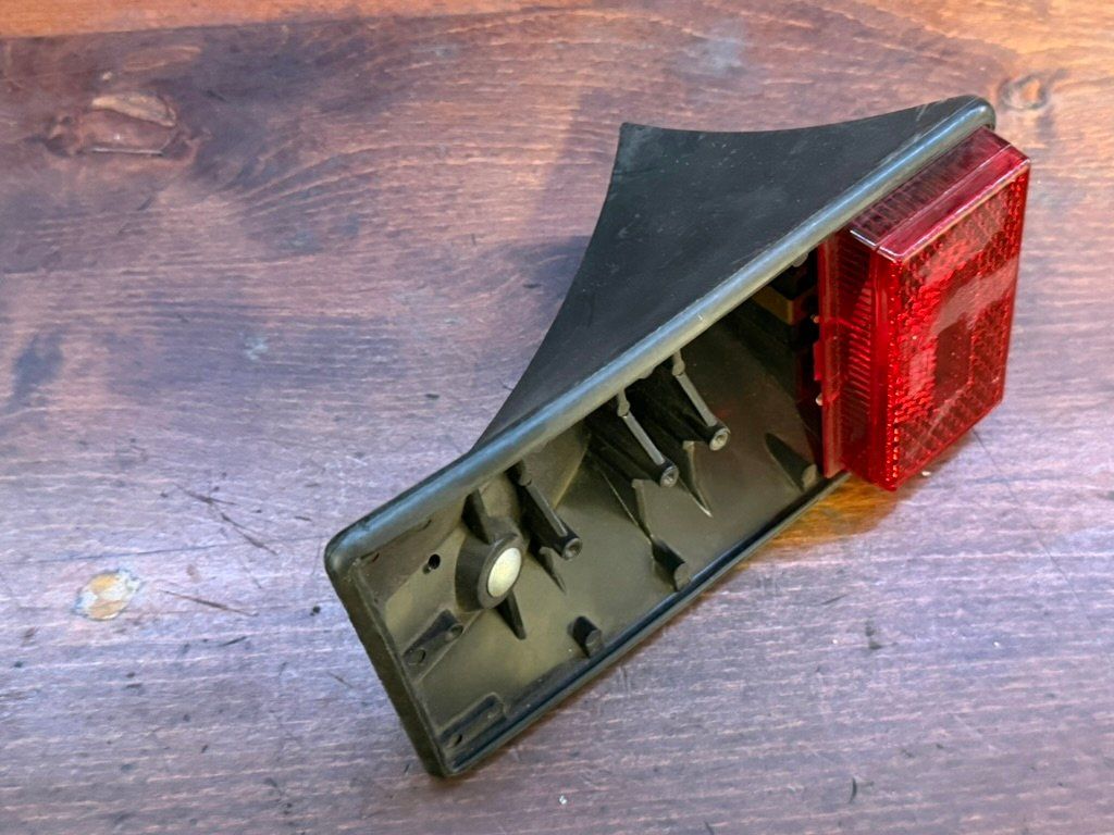 Parti ricambio per ciclomotori: Rücklicht Puch X30 / universal – Usato da Bolken venduto da si.x.las 2