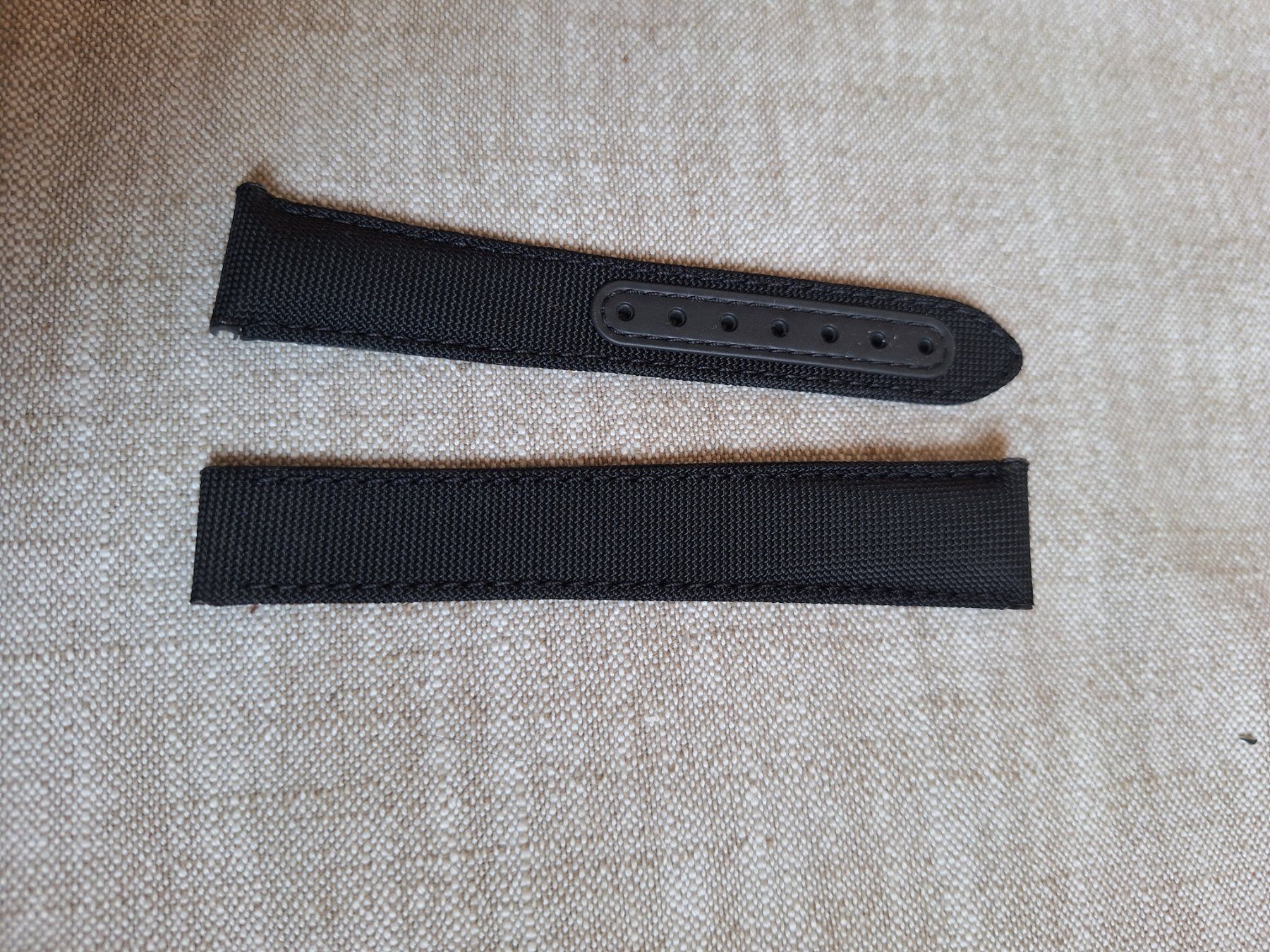 Omega Armbänder & -reifen: Bracelet Speedmaster Moonwatch Professional en textile noir – Neu und originalverpackt aus Colombier NE von Mecqueton