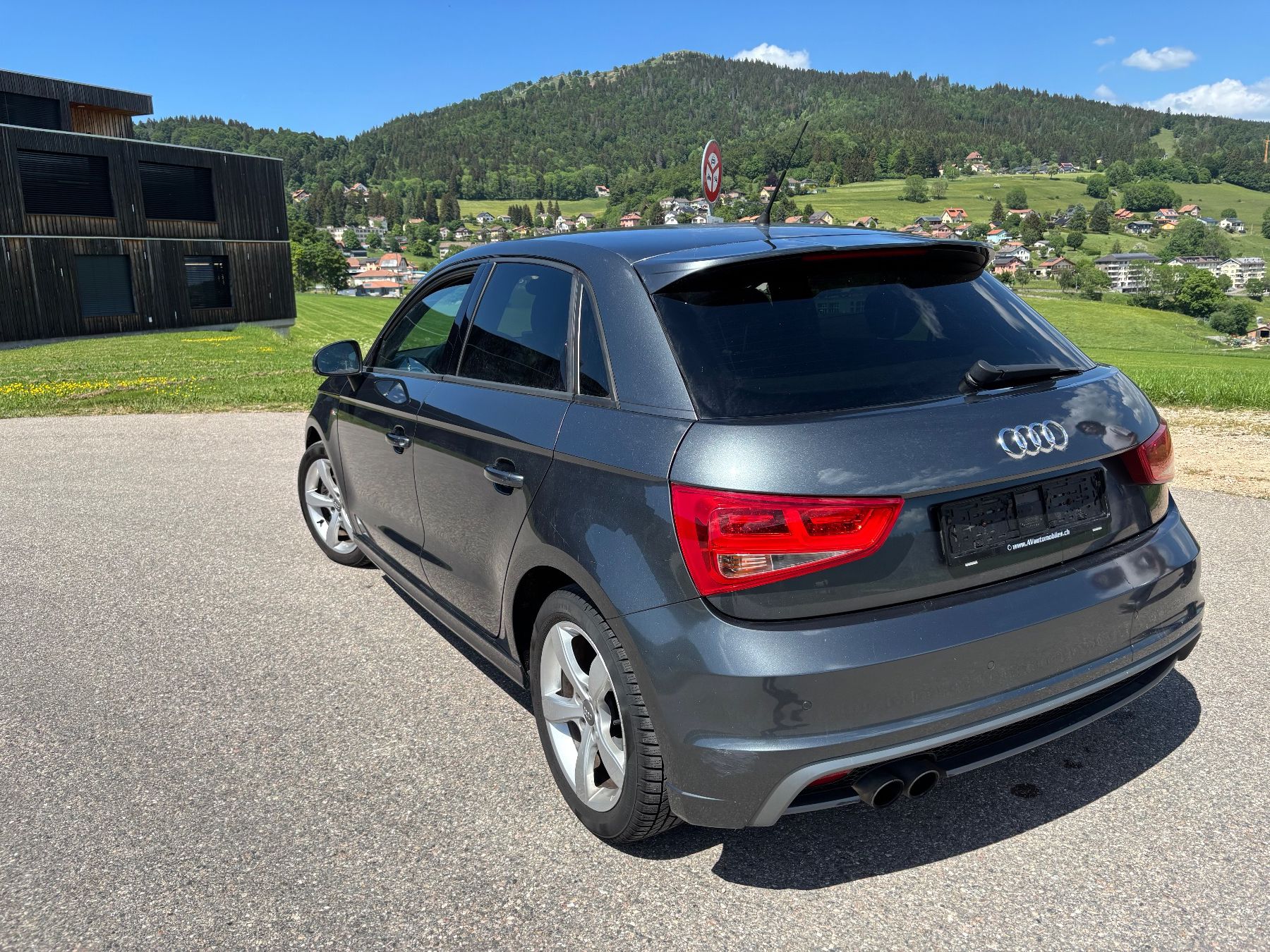 Audi Automobili: Audi A1 S-line 1.4L de 2013 122ch – Usato da Ste-Croix venduto da jac_zf8r 2