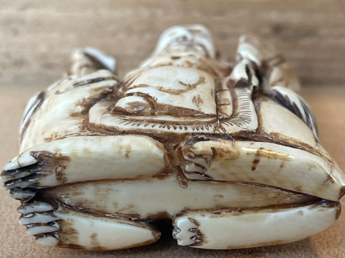 Statuette: Netsuke, Mönch mit Tempelhund – Usato da Embrach venduto da Gauvain1 4