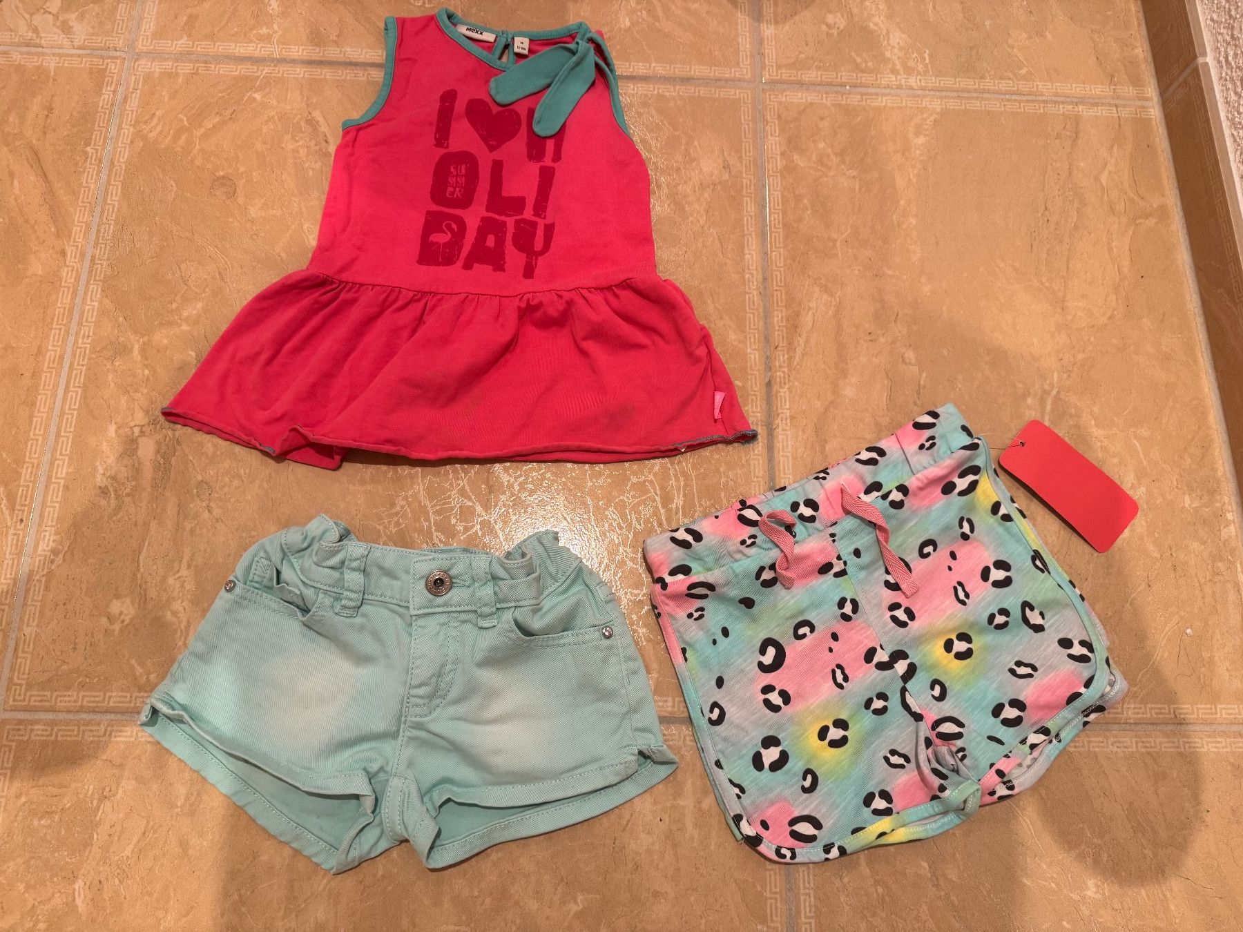 Lotti & Set di vestiti: DKNY und MEXX NWT Set, 2J 92 – Nuovo (secondo la descrizione) da Klingnau venduto da Markus14