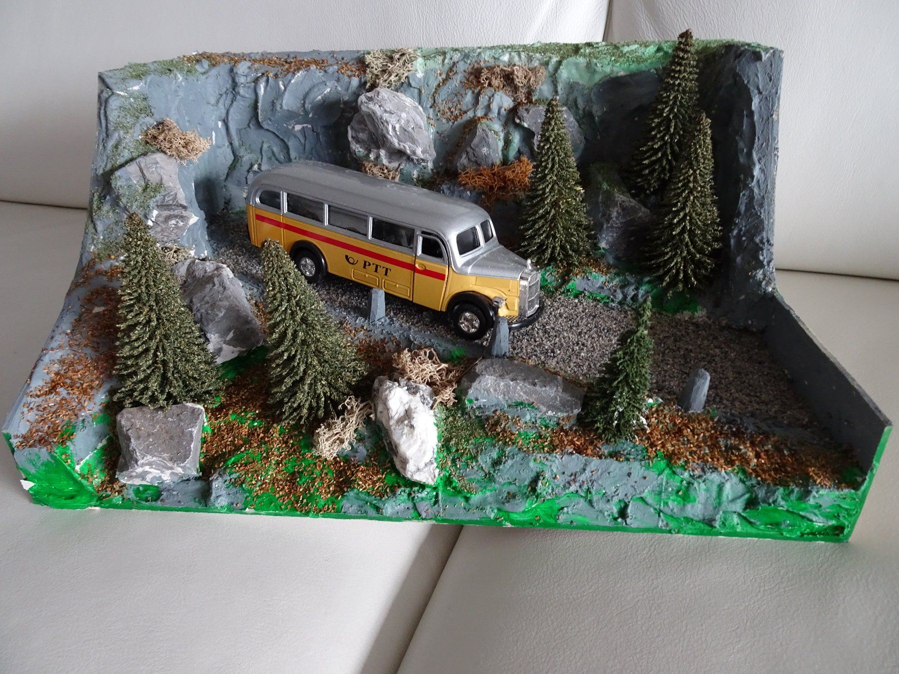Modellini d'auto: Postauto auf Modell-Umgebung – Usato da Vitznau venduto da Mina60