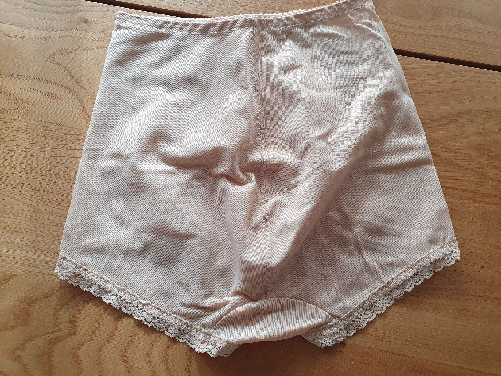 Sonstige Unterwäsche: Triumph Classics Taillenslip Gr. 46 Beige – Neu (gemäss Beschreibung) aus St.Gallen von Avena135 2
