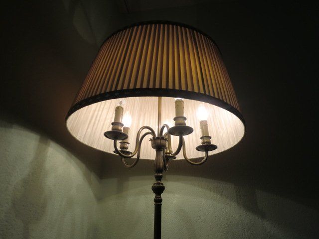 Lampen: Antike Ständerlampe – Gebraucht aus Läufelfingen von Alaskafroegi 2
