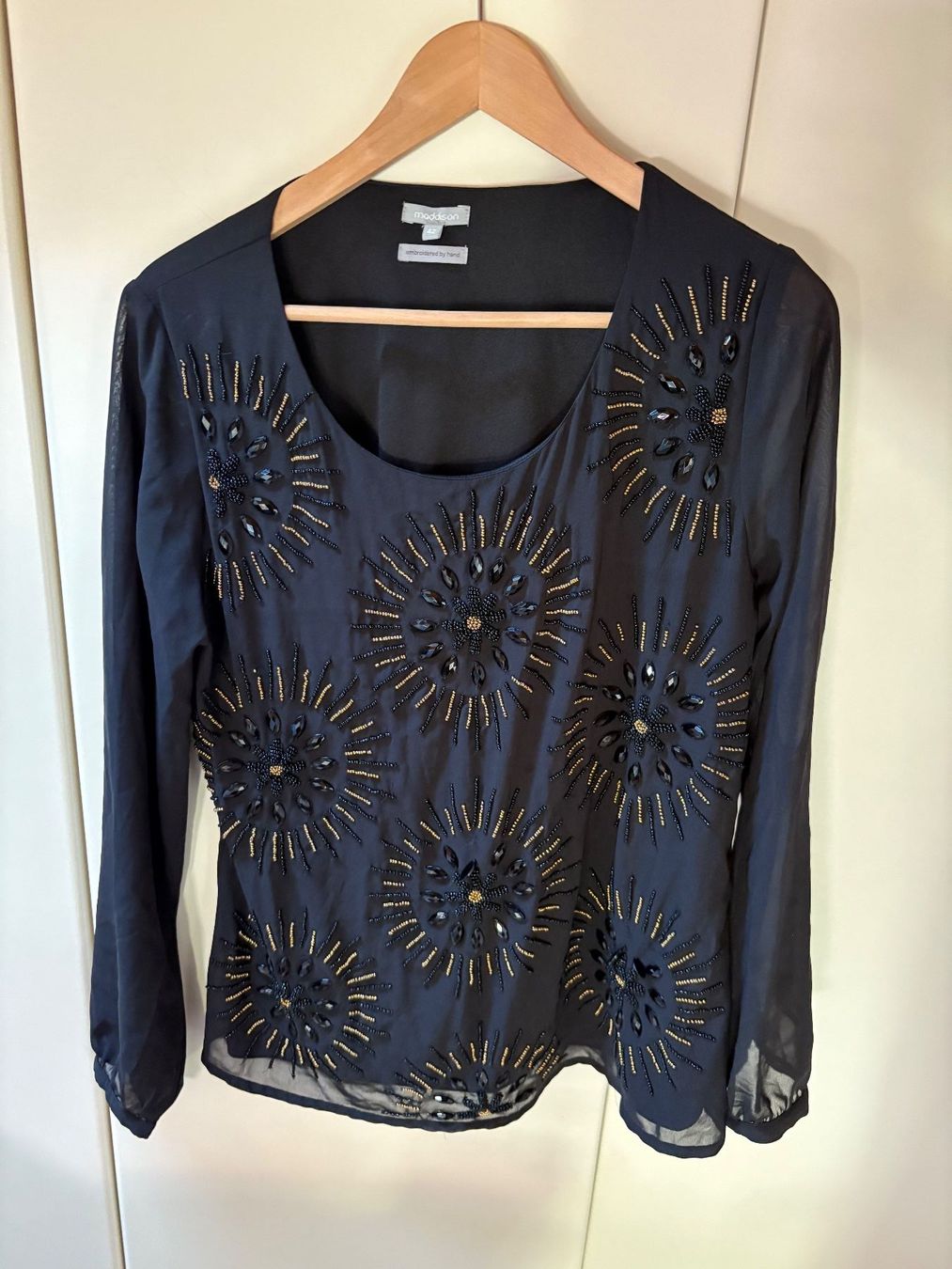 Top: Elegant top size 42 – Usato da Muzzano venduto da Sidney_3