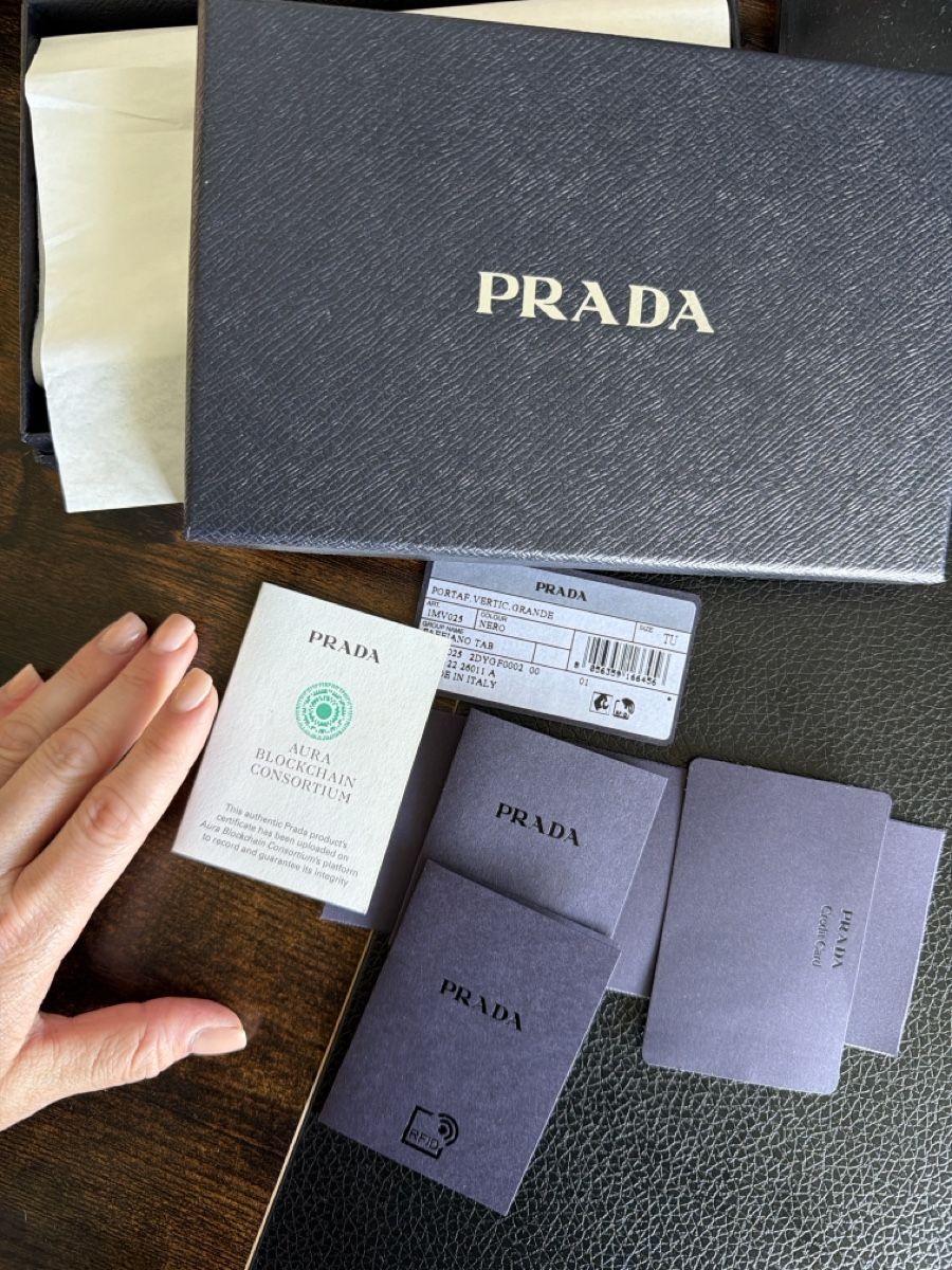 Prada Portamonete: Prada Wallet black leather with box and certifications – Usato da Beringen venduto da Edu-Nati 2