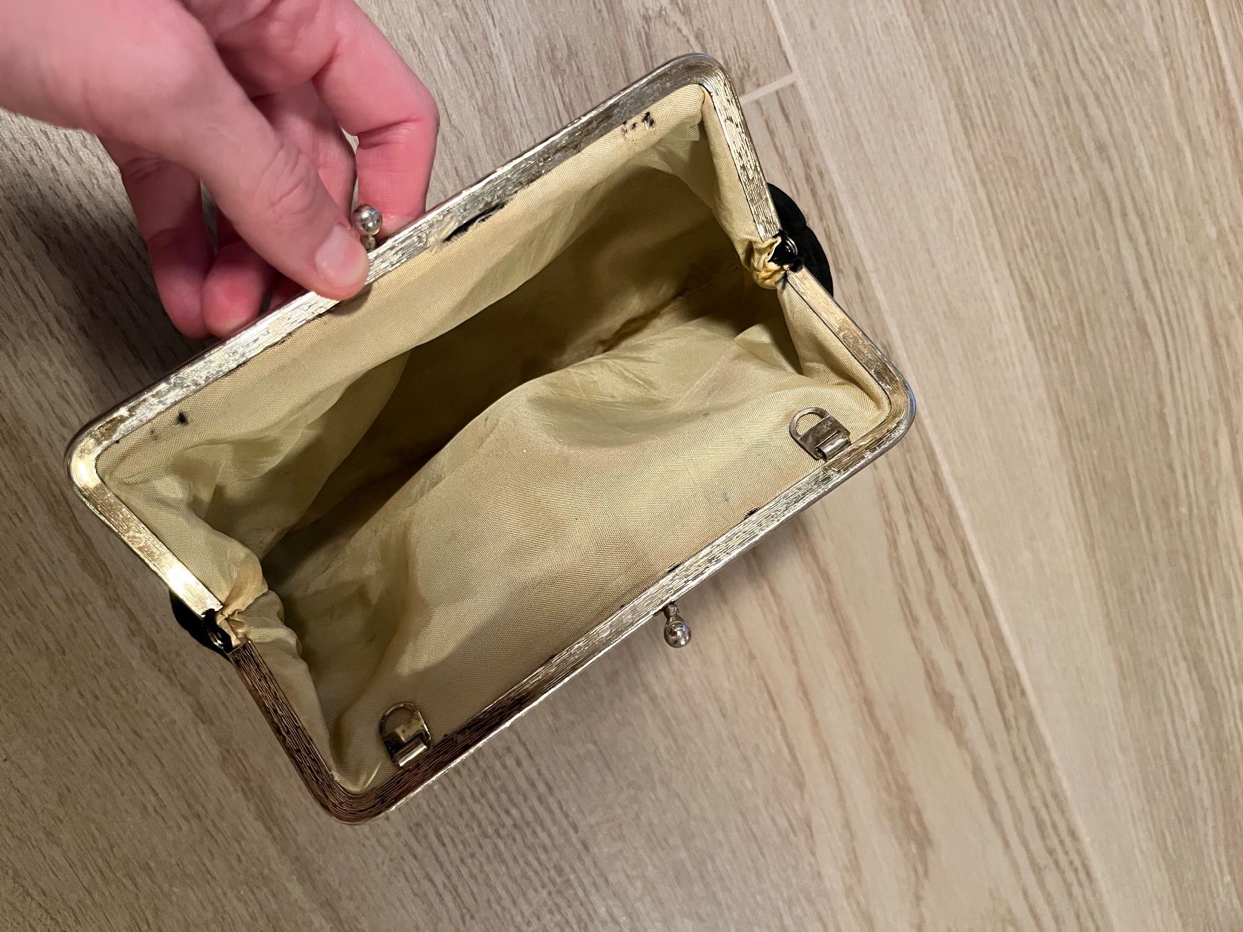Borse da donna: schwarzer Samt-Clutch – Usato da Lugano venduto da sweetyd84 1