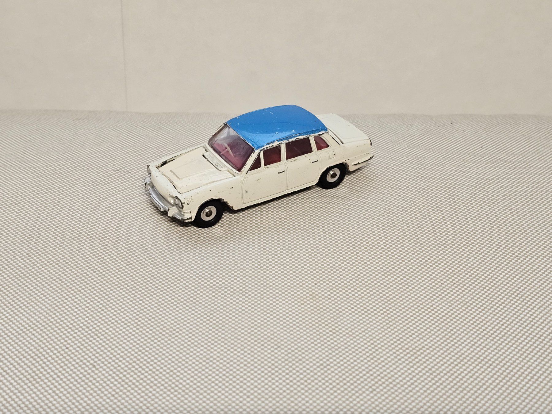 Dinky Toys Modellini d'auto: Dinky Triumph 2000 – Usato da Starrkirch-Wil venduto da easygo13