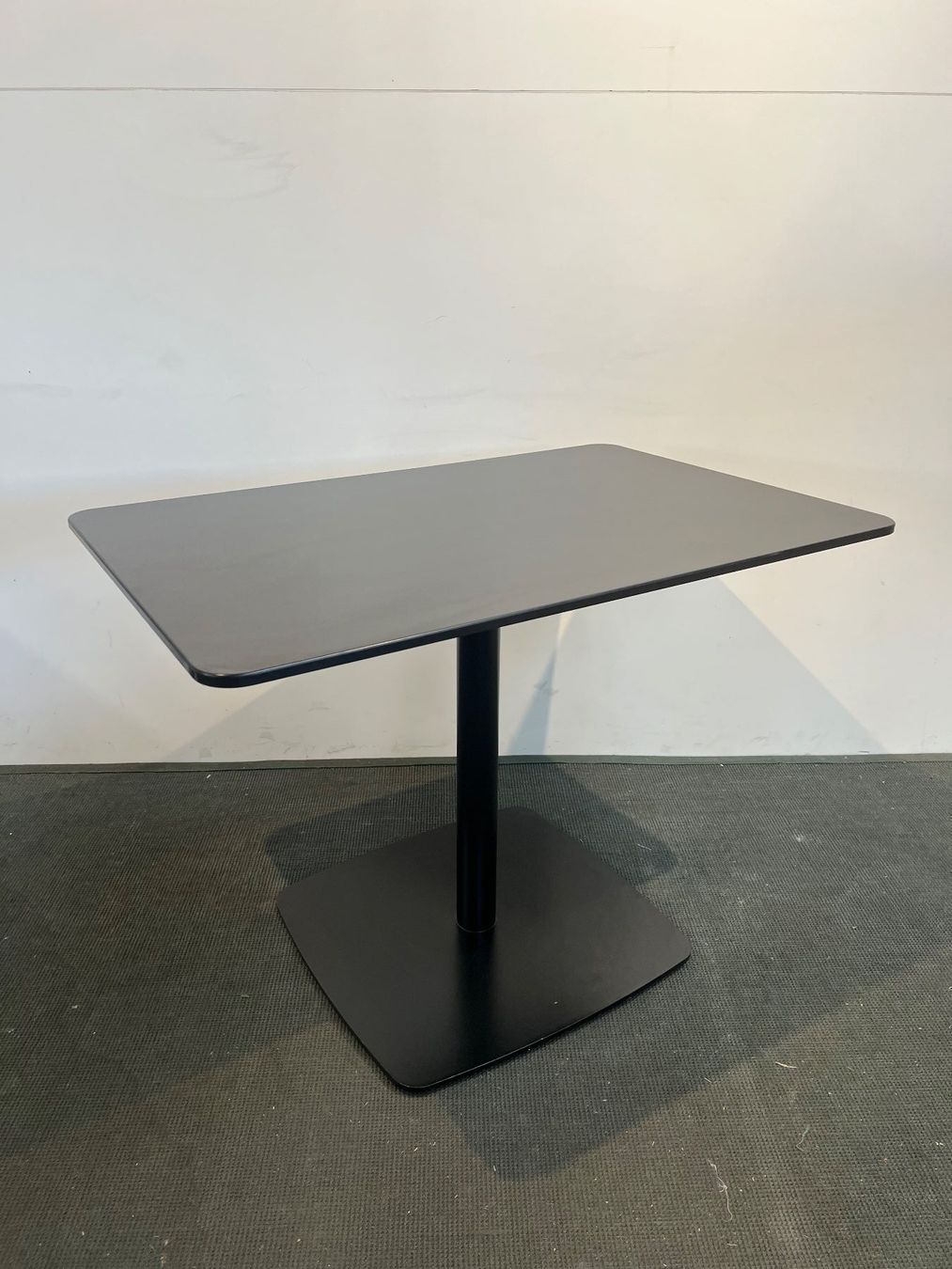 Steelcase Tavoli: 016 Bartisch COALESSE / STEELCASE – Usato da Wangen an der Aare venduto da TBYN 2