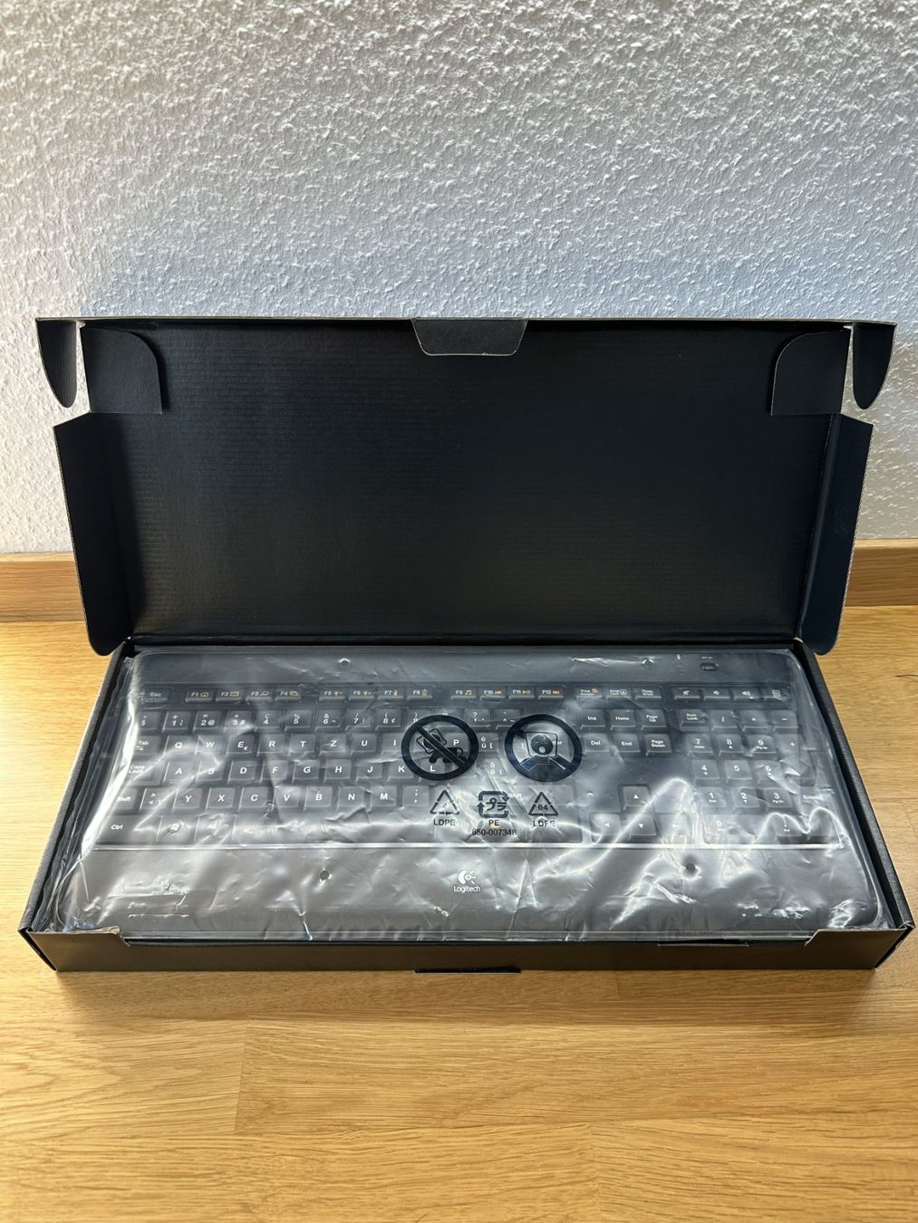 Logitech Tastaturen: Logitech K800 Wireless Illuminated Keyboard – Gebraucht aus Basel von Dudu00 4