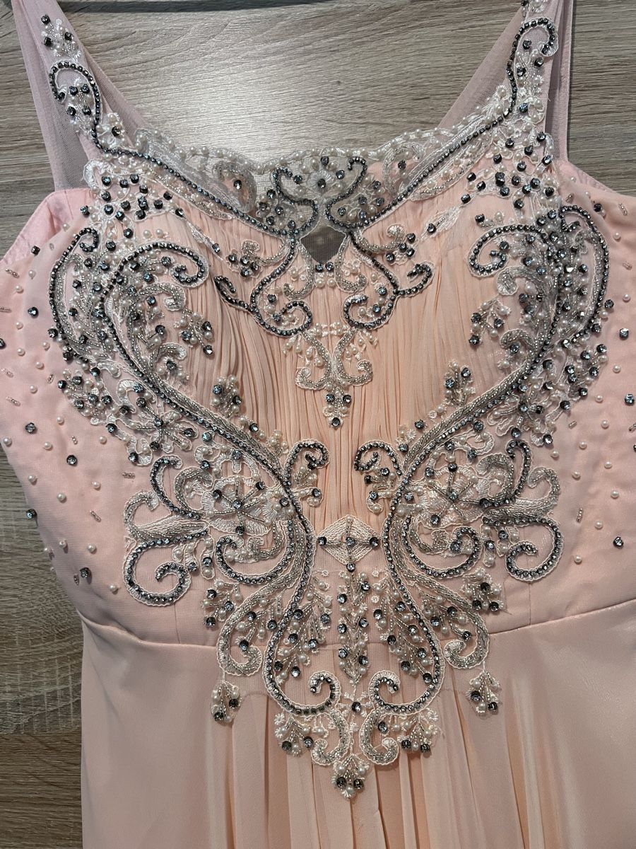 Kleider: Elegantes Abendkleid mit Stickerei & Perlen – Gebraucht aus Volketswil von bounty_5 4