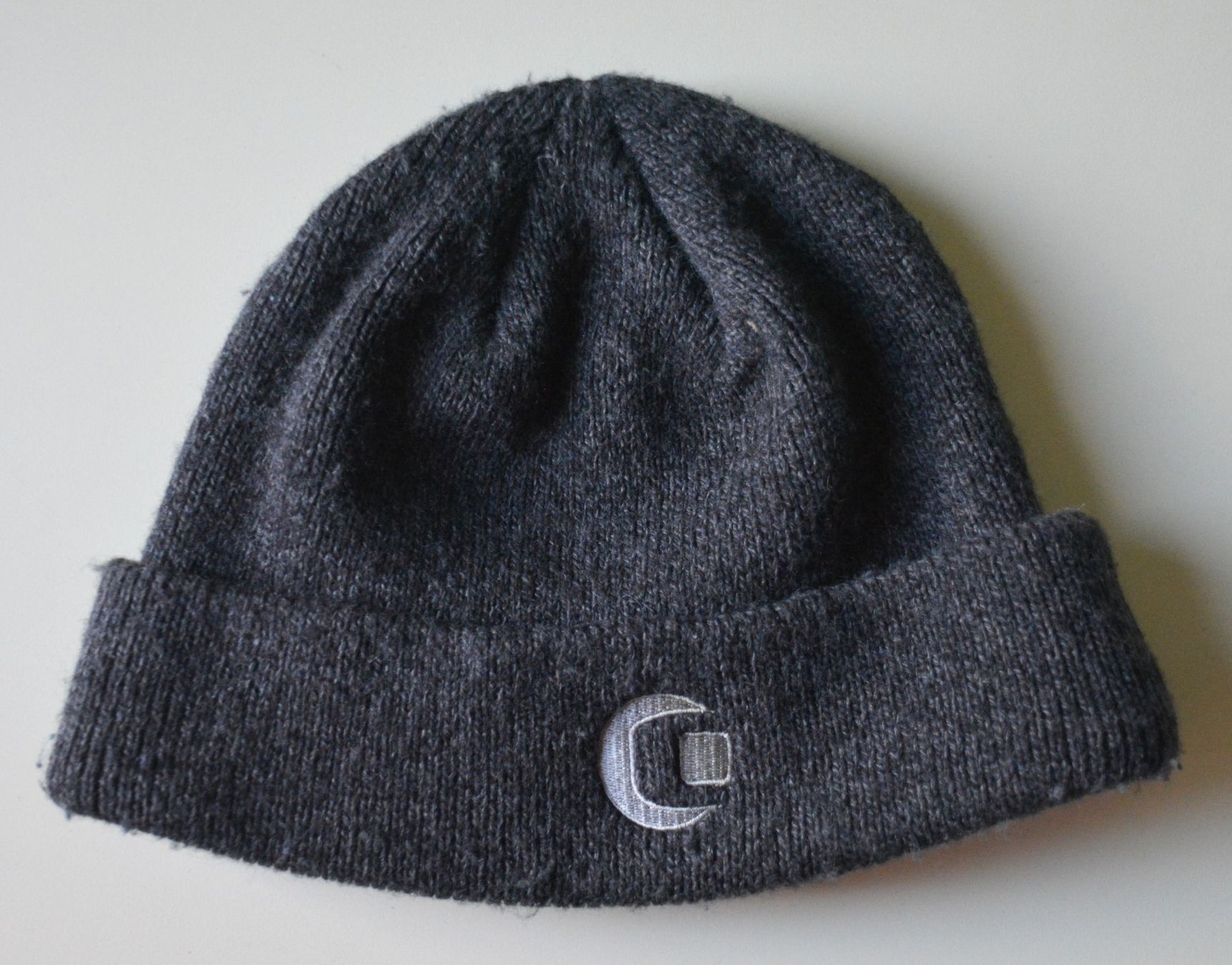 Hüte, Mützen & Caps: Anthrazit farbige Wintermütze / Kappe von Celsius – Gebraucht aus Niederhasli von littledrop
