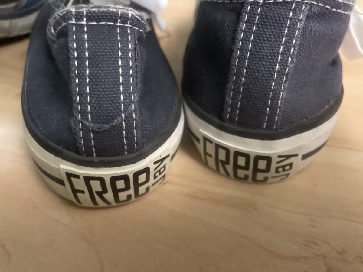 Scarpe per ragazzi: Sneakers dunkelblau Gr. 35 Neu – Nuovo e nell'imballaggio originale da Obergerlafingen venduto da cabo4 4