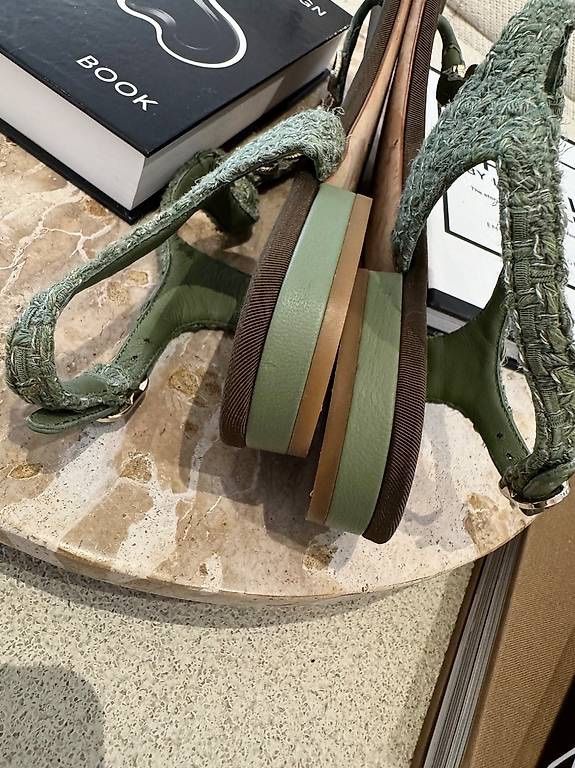 Chanel Chaussures femmes: CHANEL SANDALEN OLIVE – Neuf (Voir description) à Schwyz par bofb 7