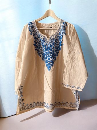 Damen Bluse mit Stickerei Grösse M - guter Zustand