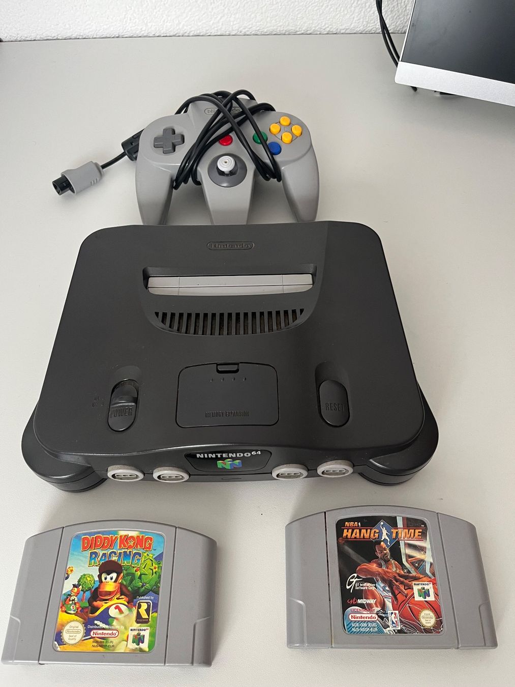 Nintendo Console: Nintendo 64 inkl. Controller und 2 Games – Usato da Dübendorf venduto da Pokemon_TCG-Shop