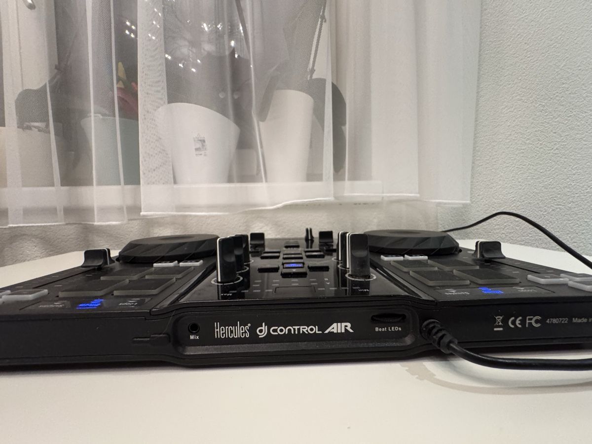 Hercules Platines de mixage: DJ Controller Hercules DJControl AIR – D'occasion à Bülach par VM8392X 2