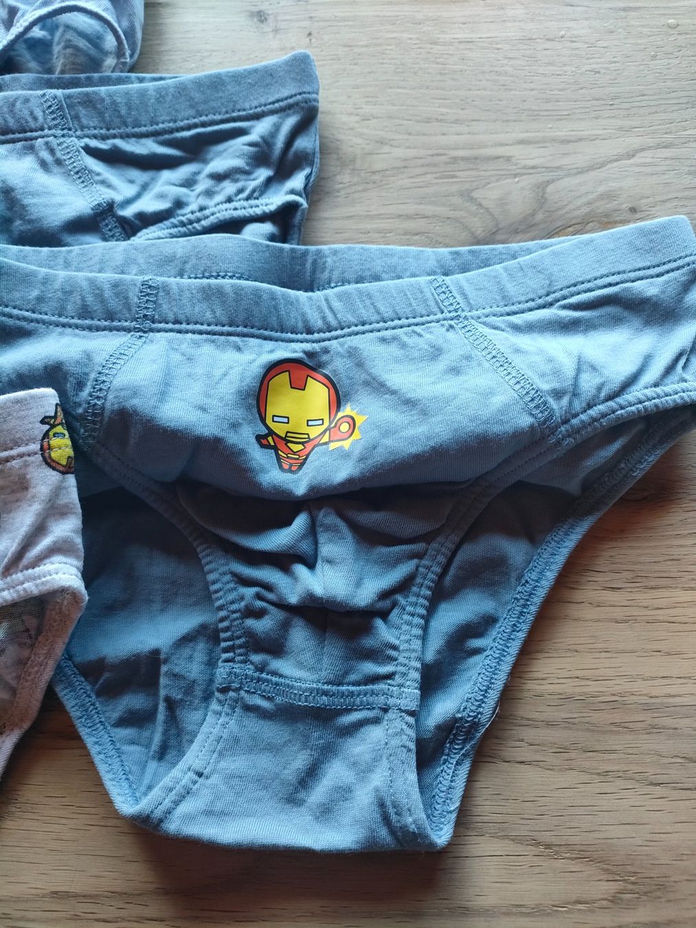 H&M Biancheria intima: Lot de 5 slips garçon neufs, taille 4-5 ans, Marvel Comics – Nuovo (secondo la descrizione) da Charmey (Gruyère) venduto da jen_bcw5 2
