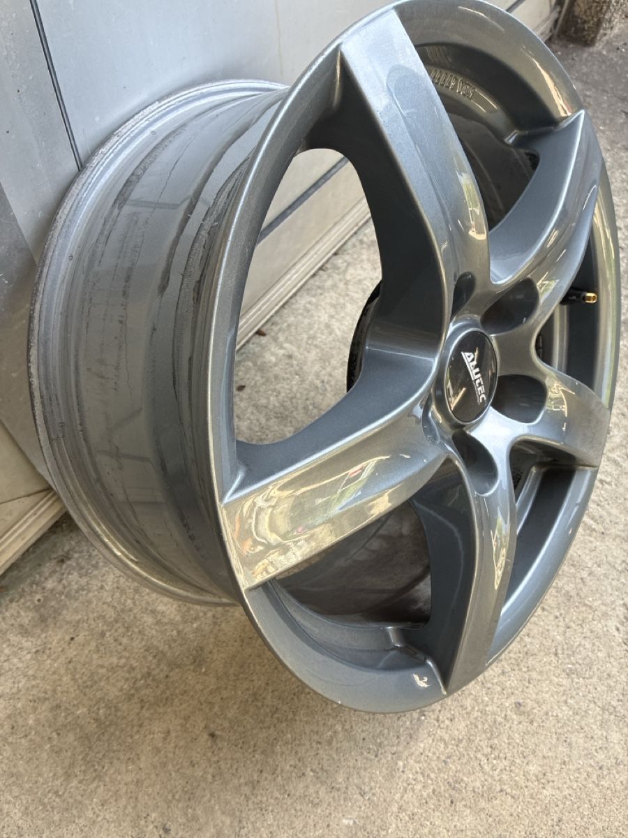 Volkswagen Cerchioni: 4Jante alu 5 branches gris anthracite  – Usato da Lully FR venduto da myr_pzt8 1