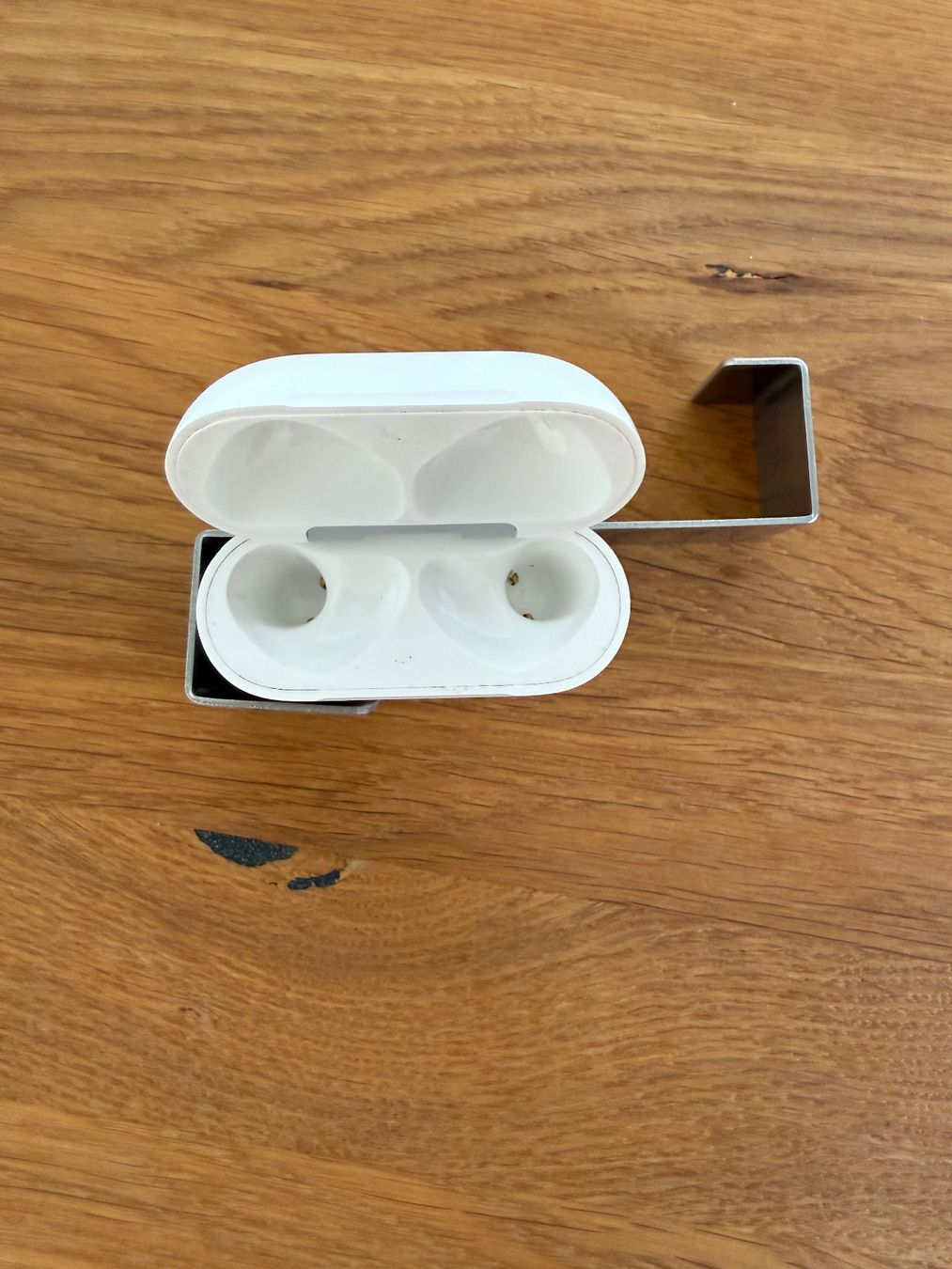 Apple Kopfhörer: APPLE AirPods 4 Charging Case – Gebraucht aus Lausanne von Nine1982 1