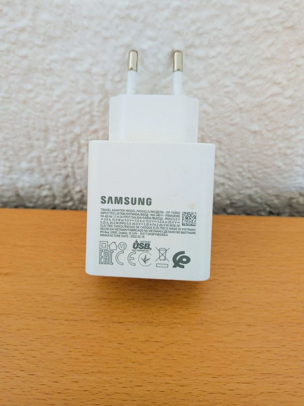 Samsung Caricabatterie: Samsung Travel Adapter - Super fast Charging - USB C – Usato da Pfäffikon SZ venduto da RainerZuefall