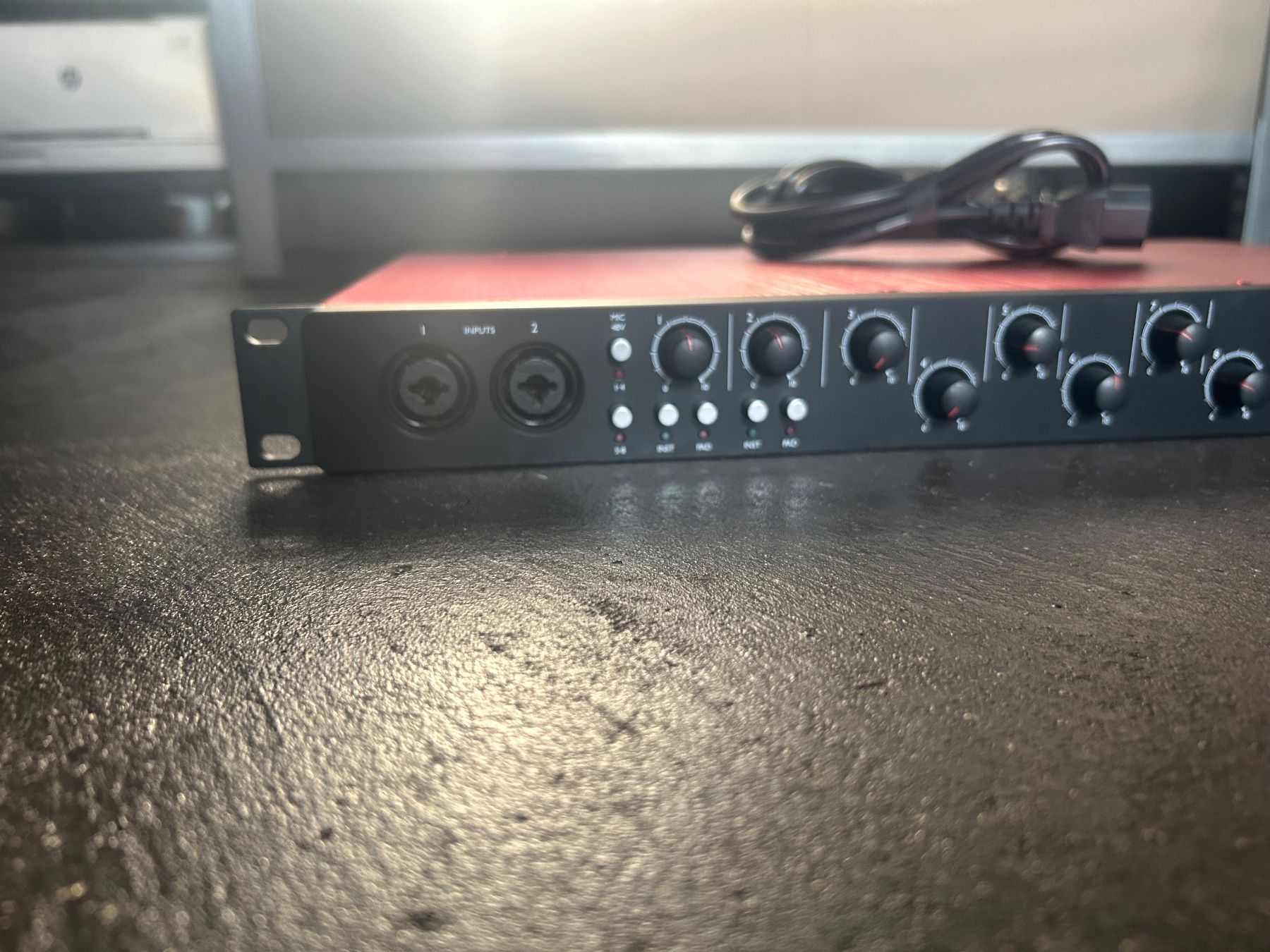Focusrite Attrezzatura per studi di registrazione: Focusrite Scarlett 18i20 (2nd Gen) USB Audio Interface – Usato da Mägenwil venduto da fit_xt5s 1