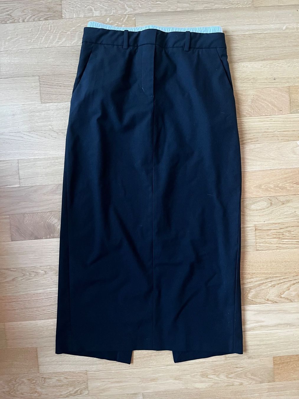Zara Gonne: Jupe longue noir – Usato da La Tour-de-Trême venduto da lol_85kj 1