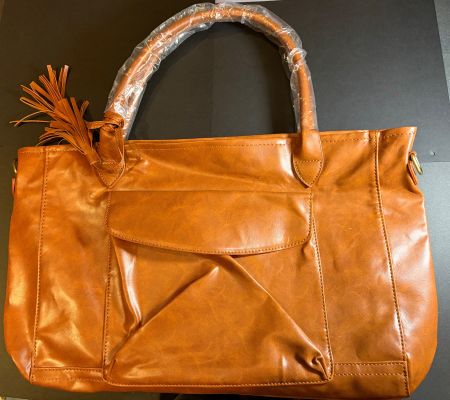 Praktische Reise oder Einkaufs-Tasche aus veganem Leder