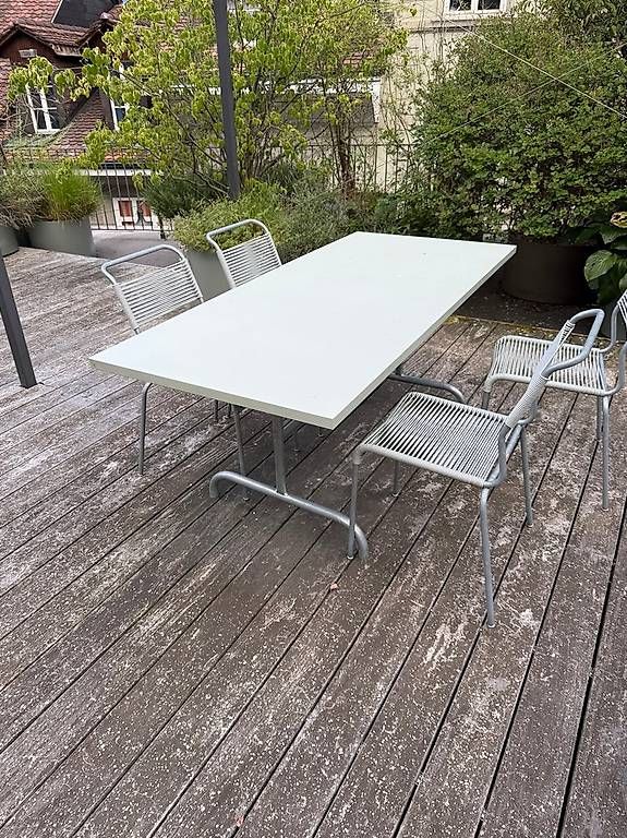 Set di tavolo e panche: Schaffner Gartentisch mit 4 Stühlen – Usato da Bern venduto da Martin7299