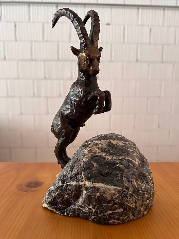 Statuette: Bronze Steinbock auf Steinsockel Bronce evt. Reussner – Nuovo (secondo la descrizione) da Ibach venduto da jansim 1