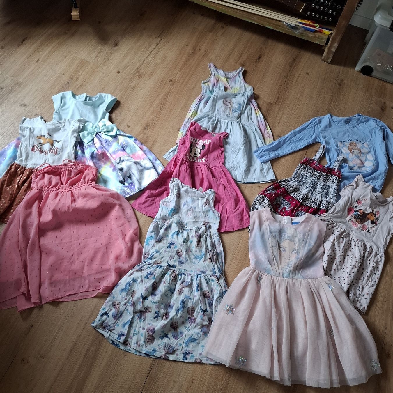Lotti & Set di vestiti: Riesiges Mädchen Kleiderpaket Grösse 110 – Usato da Bülach venduto da JAYA379 9