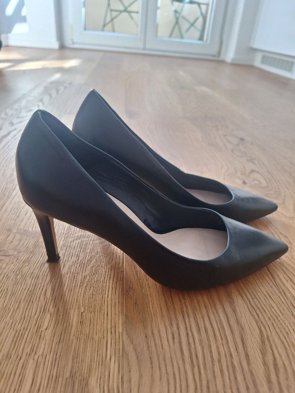 Zara Scarpe da donna: Zara Basic Echtleder Pumps, Schwarz, Gr. 37, Top Zustand – Usato da Thalwil venduto da ivi010 2